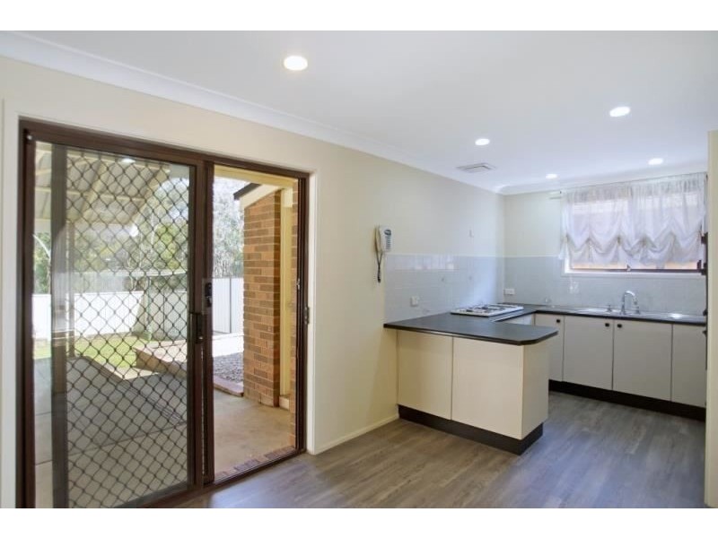 16 TUNGOO PLACE, St Helens Park NSW 2560