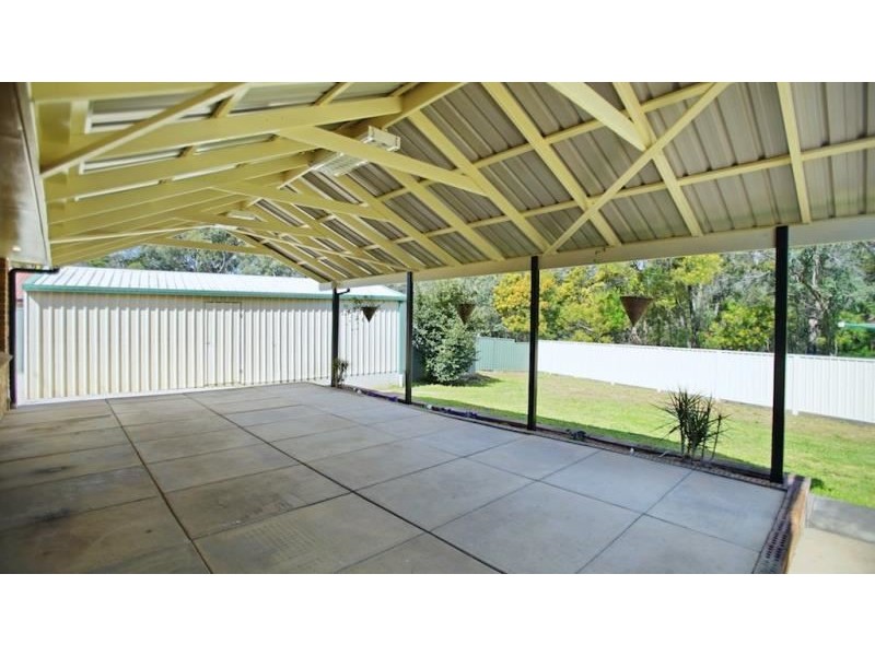 16 TUNGOO PLACE, St Helens Park NSW 2560