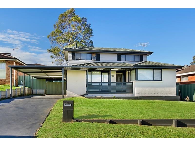 22 PINAROO CRESCENT, Bradbury NSW 2560