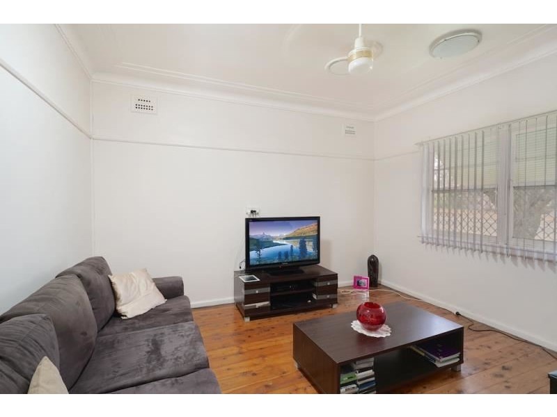 24 CHAMBERLAIN STREET, Campbelltown NSW 2560
