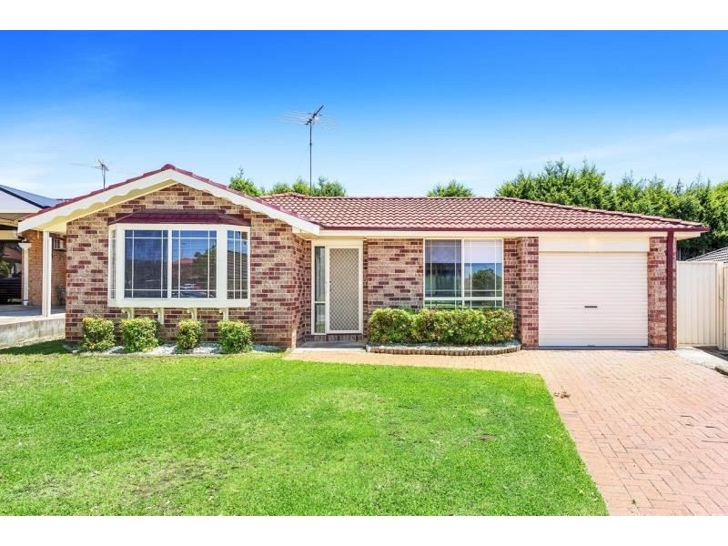 16 ELLIOT PLACE, St Helens Park NSW 2560