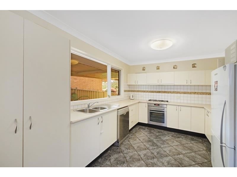 28 TANDARA AVENUE, Bradbury NSW 2560