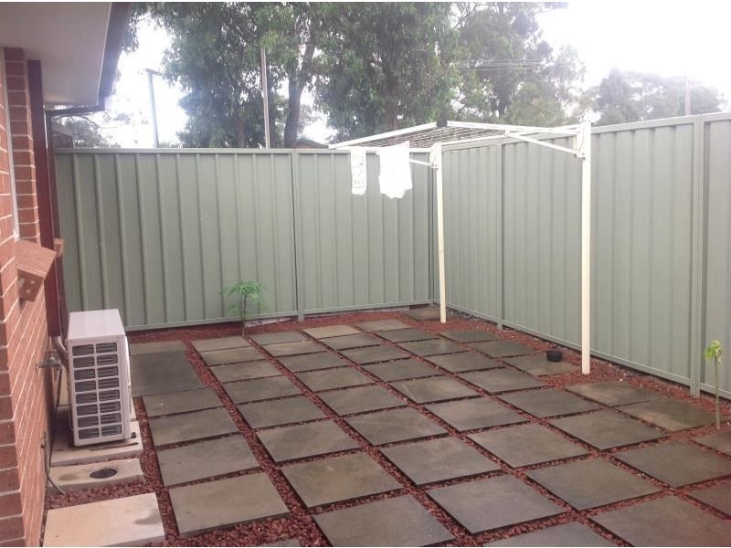 2/6-8 Second Avenue, Macquarie Fields NSW 2564