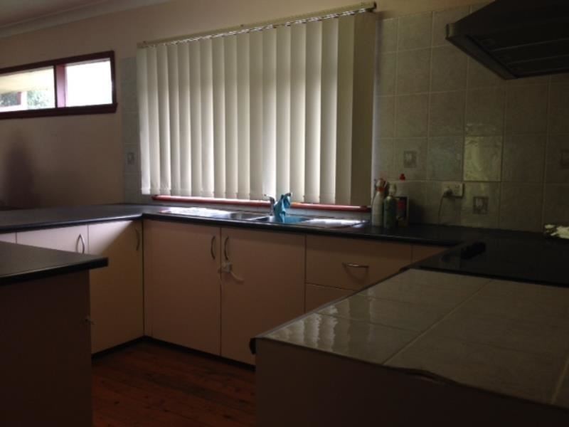 1 TABER STREET, Menangle Park NSW 2563