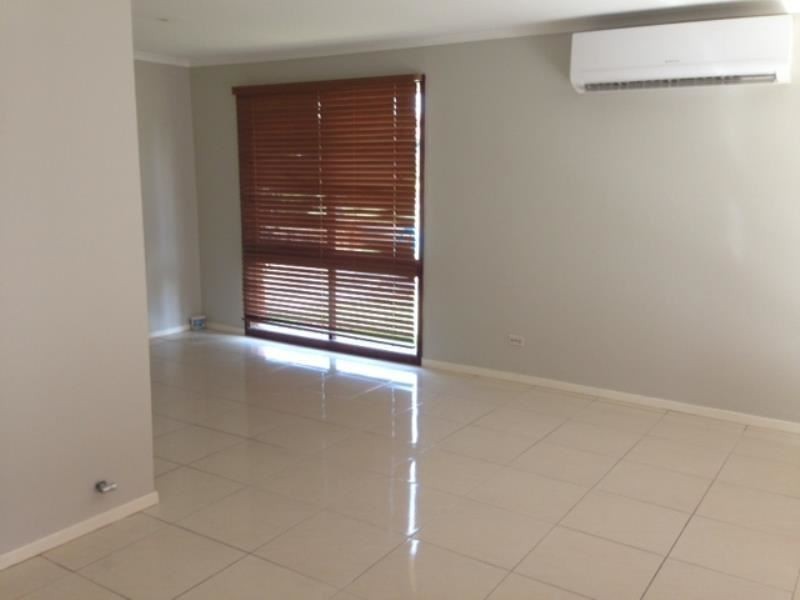 3 Seyton Place, Rosemeadow NSW 2560