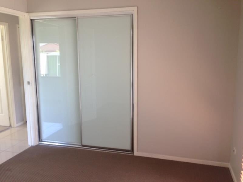 3 Seyton Place, Rosemeadow NSW 2560