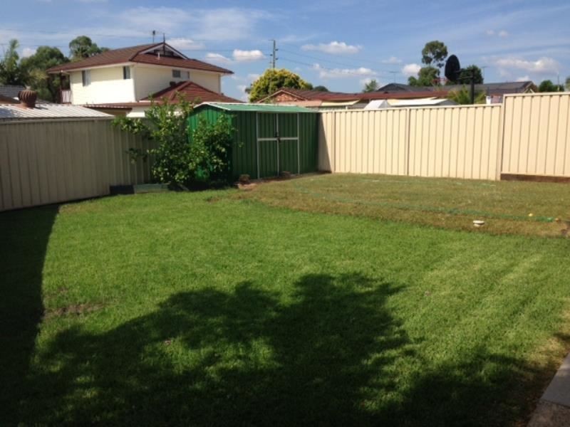 3 Seyton Place, Rosemeadow NSW 2560