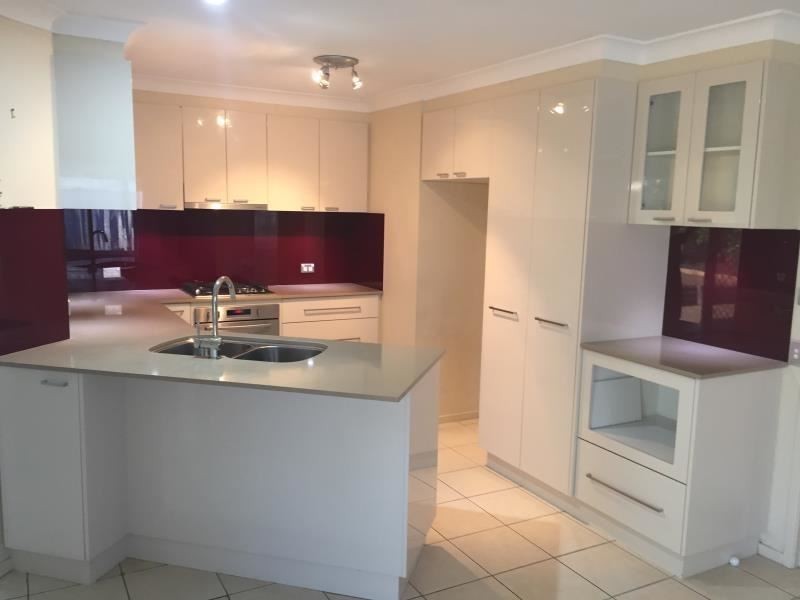 3 Dwyer Place, St Helens Park NSW 2560