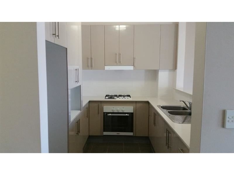8/7-9 KING STREET, Campbelltown NSW 2560