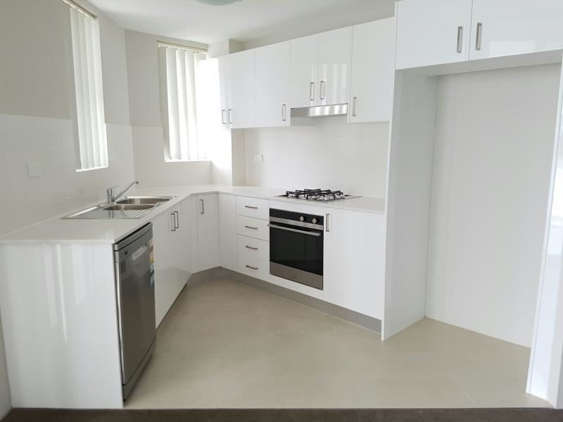 32/41 Santana Road, Campbelltown NSW 2560