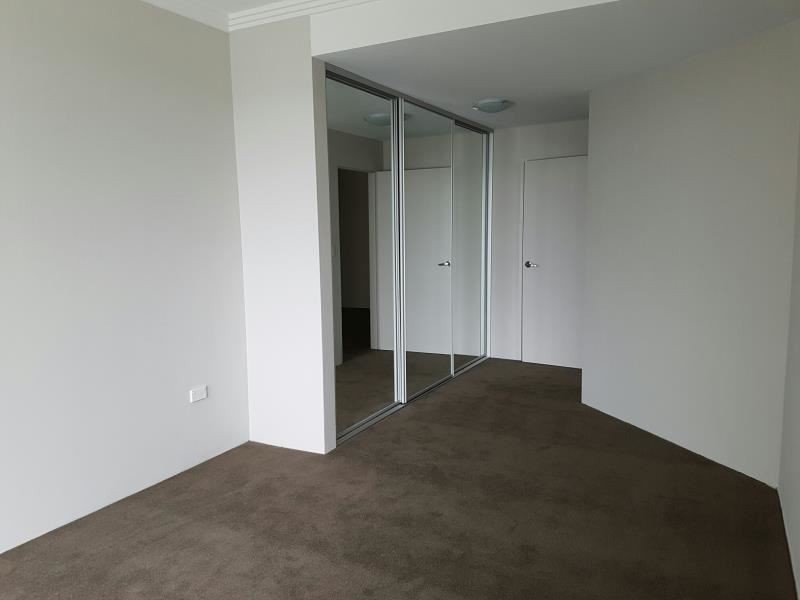 32/41 Santana Road, Campbelltown NSW 2560