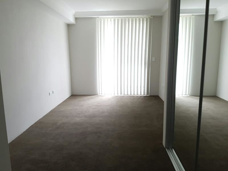 32/41 Santana Road, Campbelltown NSW 2560