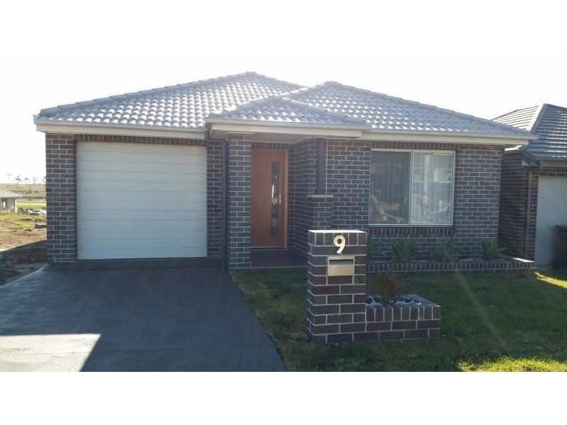 9 Junee Street, Gregory Hills NSW 2557