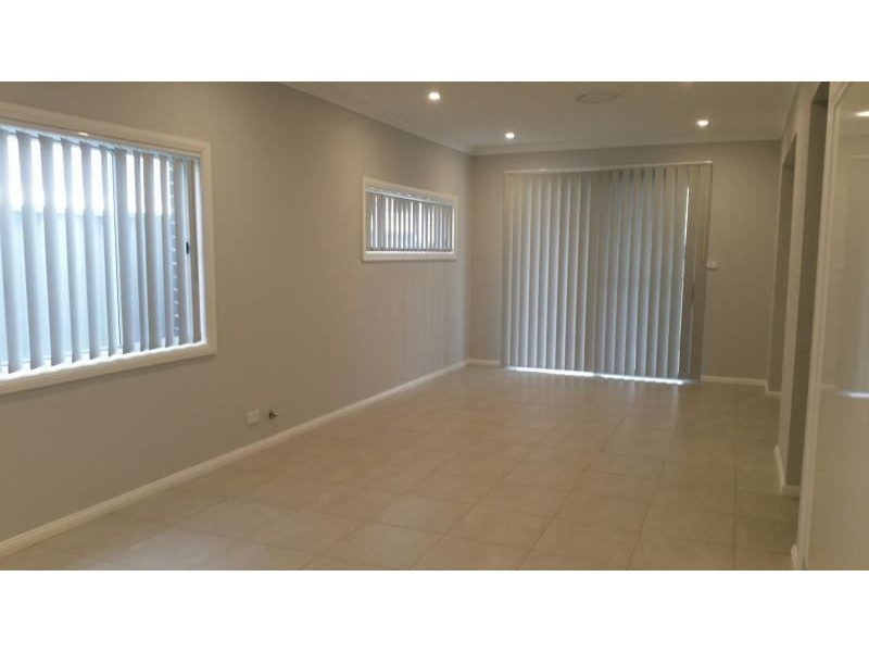 9 Junee Street, Gregory Hills NSW 2557