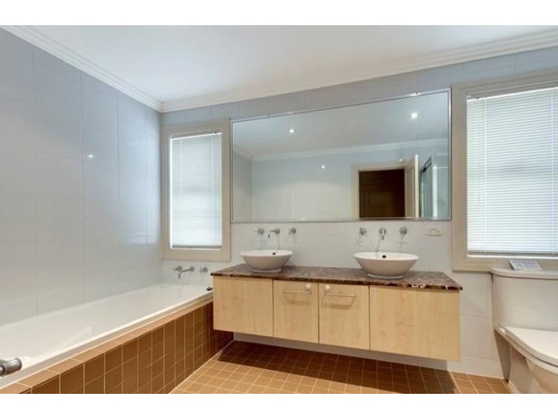 17 Jane Jarvis Way, Macquarie Links NSW 2565