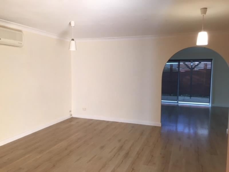 1 CLAUDIUS PLACE, Rosemeadow NSW 2560