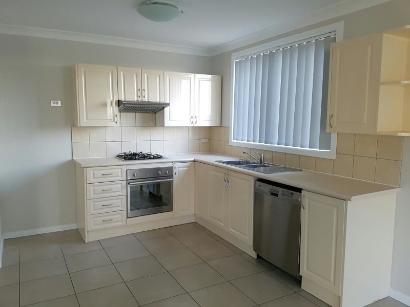 8B Vaucluse Place, Glen Alpine NSW 2560