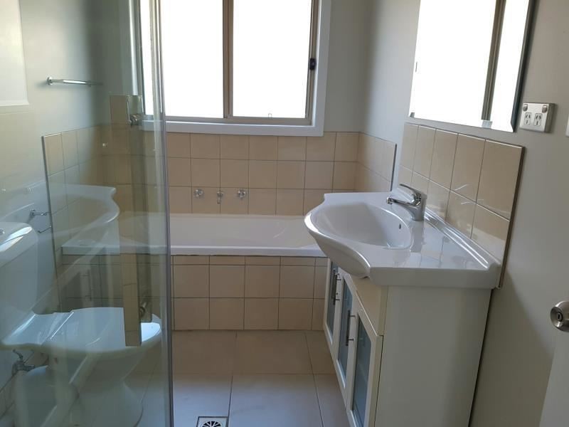 8B Vaucluse Place, Glen Alpine NSW 2560