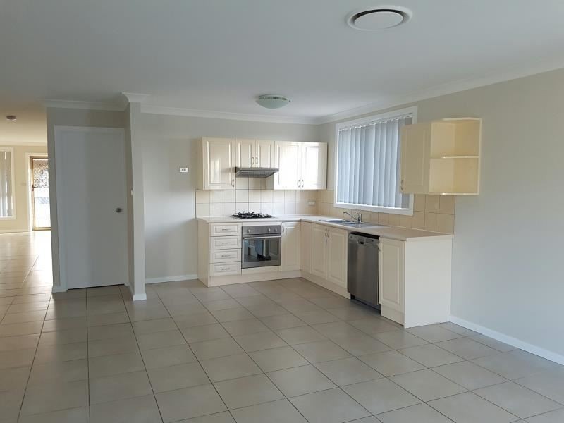 8B Vaucluse Place, Glen Alpine NSW 2560