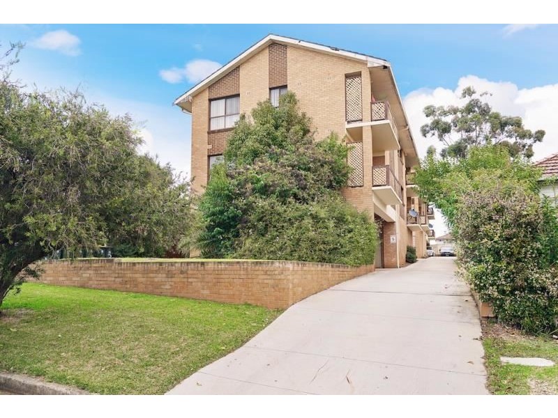 1/55 Warby Street, Campbelltown NSW 2560