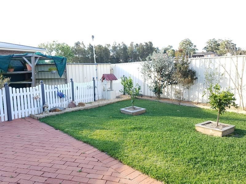 49 ROBSON CRESCENT, St Helens Park NSW 2560