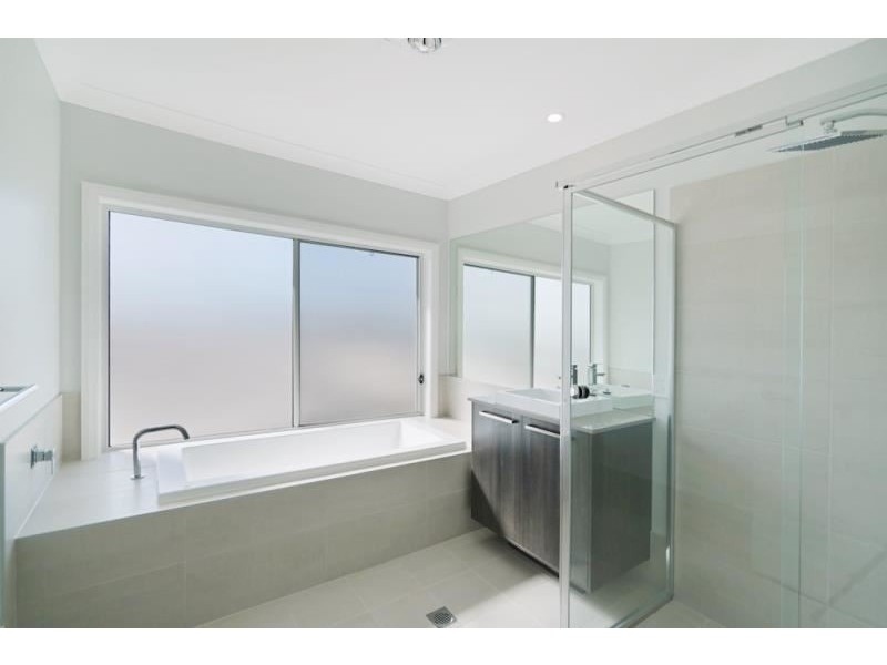 5 Nano Place, Campbelltown NSW 2560