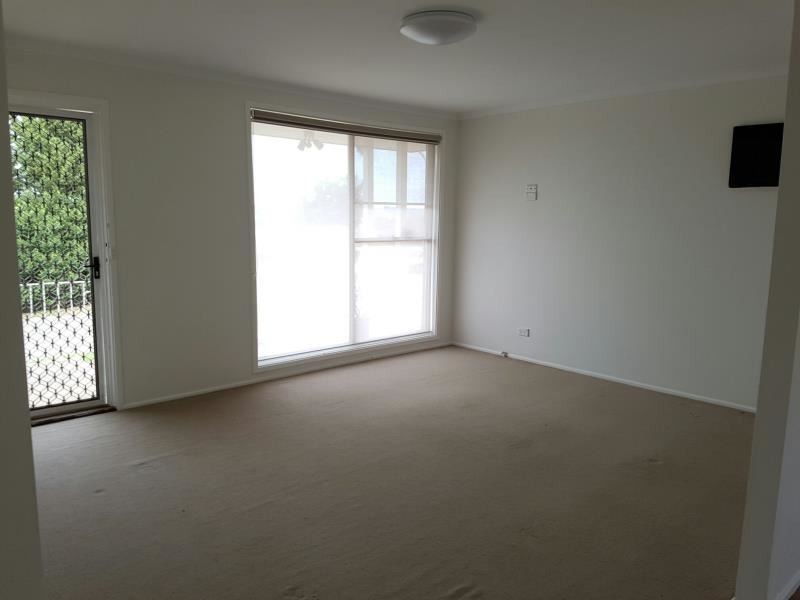 15 DOLOMITE PLACE, Eagle Vale NSW 2558