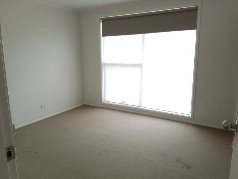 15 DOLOMITE PLACE, Eagle Vale NSW 2558