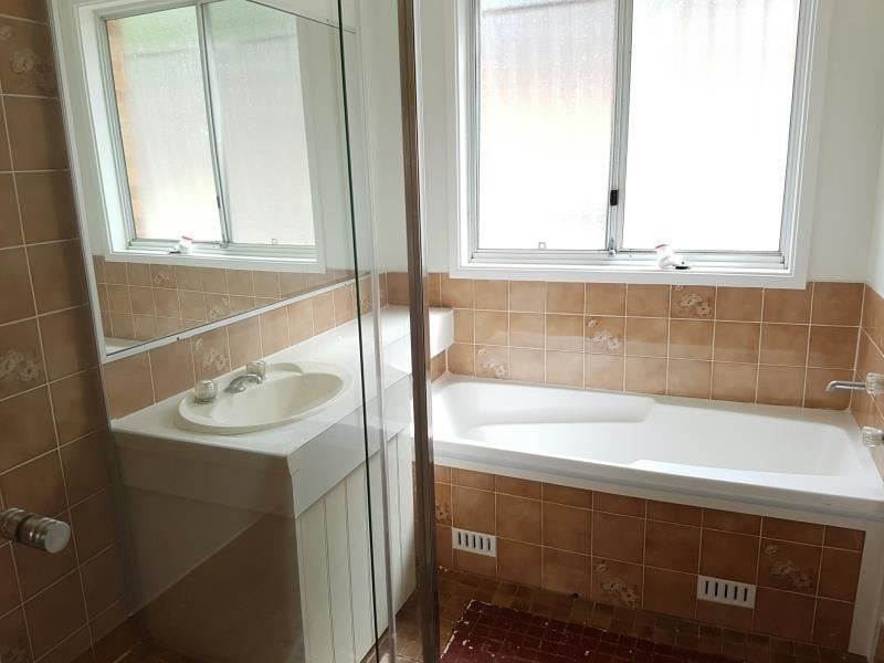 15 DOLOMITE PLACE, Eagle Vale NSW 2558