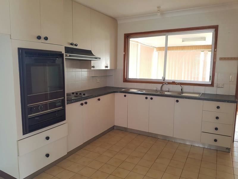 10 Byron Avenue, Campbelltown NSW 2560