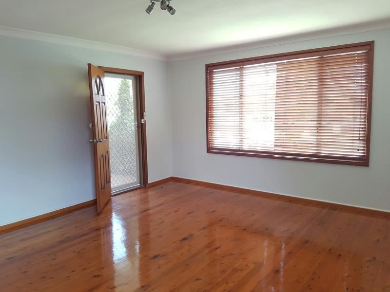 10 Byron Avenue, Campbelltown NSW 2560