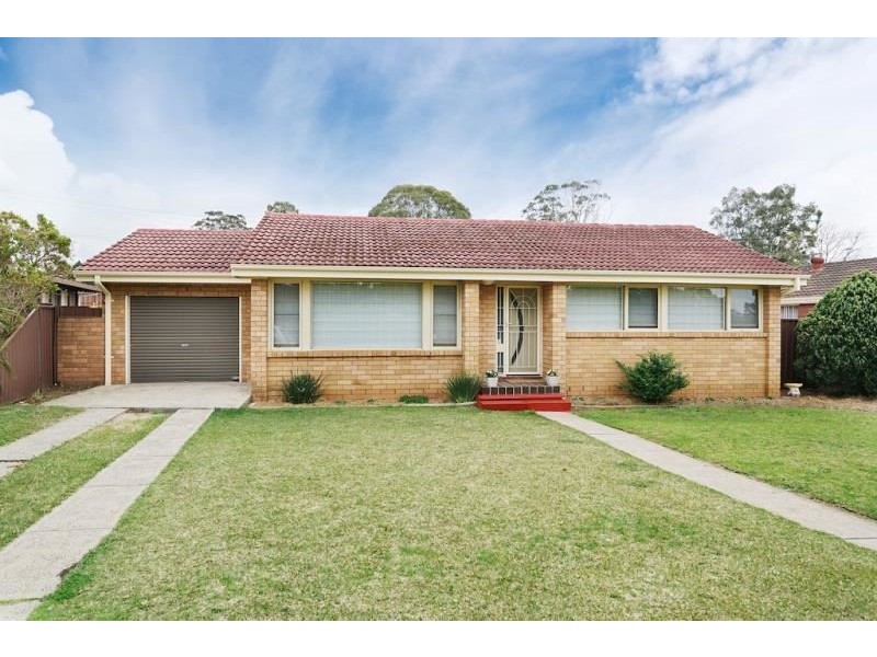 7 Weemala Crescent, Bradbury NSW 2560