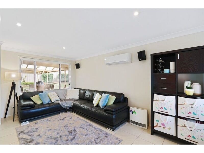 9 Stephano Place, Rosemeadow NSW 2560