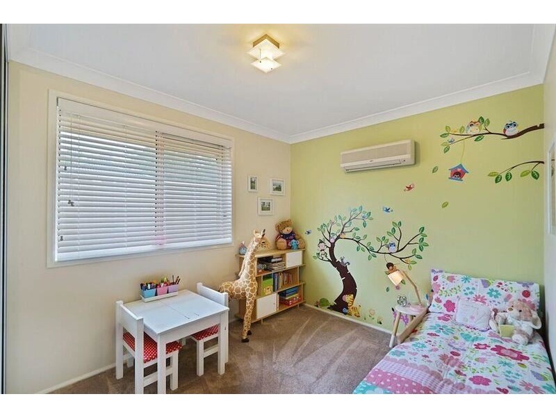 9 Stephano Place, Rosemeadow NSW 2560