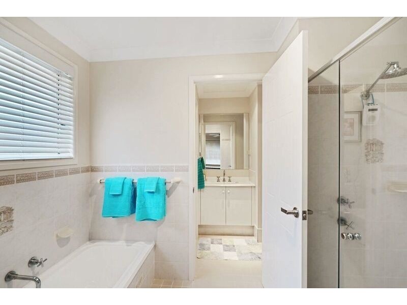 9 Stephano Place, Rosemeadow NSW 2560