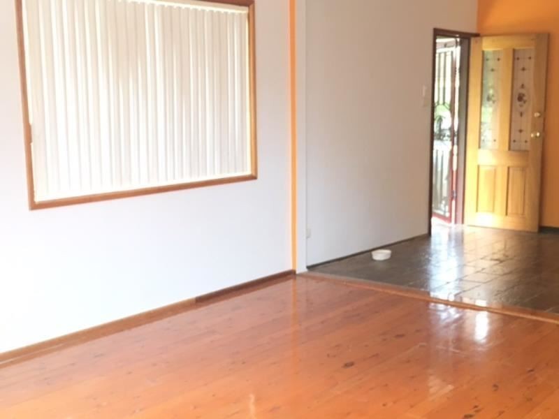 21 Phelps Crescent, Bradbury NSW 2560