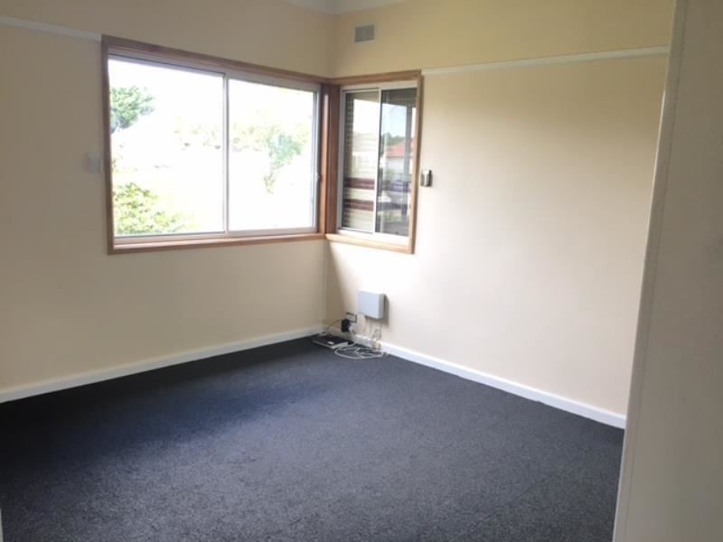 21 Phelps Crescent, Bradbury NSW 2560