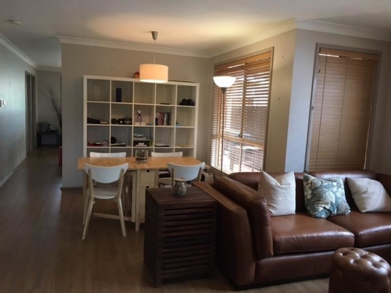 24 MEREDITH CRESCENT, St Helens Park NSW 2560