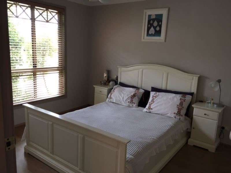 24 MEREDITH CRESCENT, St Helens Park NSW 2560