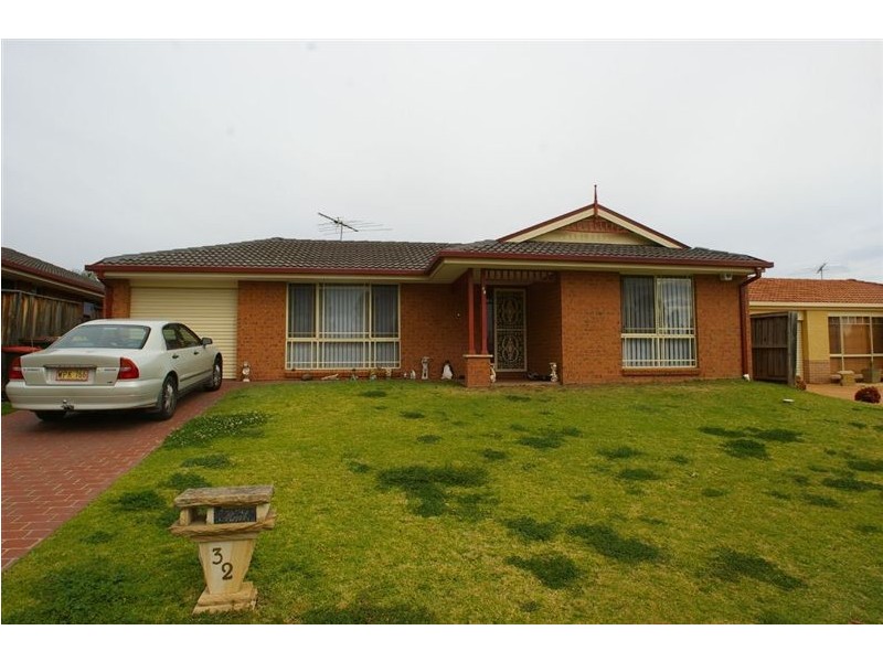 32 Montgomery Circuit, Narellan Vale NSW 2567