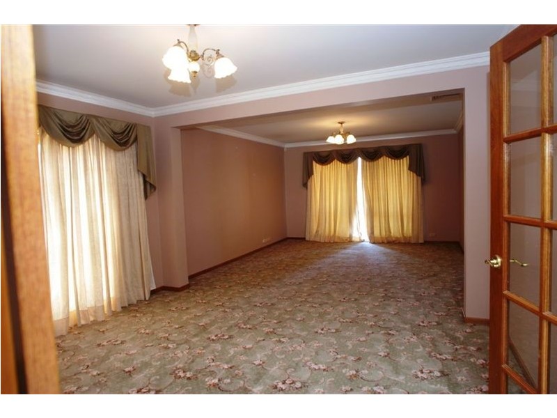 42 Mt Annan Drive, Mount Annan NSW 2567