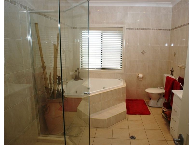 2 Geary place, Elderslie NSW 2570
