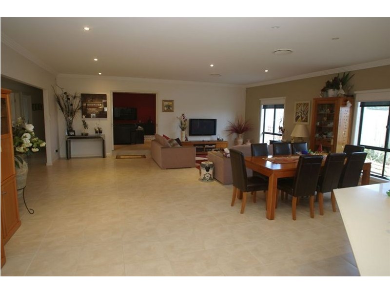 2 Geary place, Elderslie NSW 2570