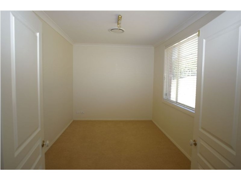 37 The Outlook, Kirkham NSW 2570