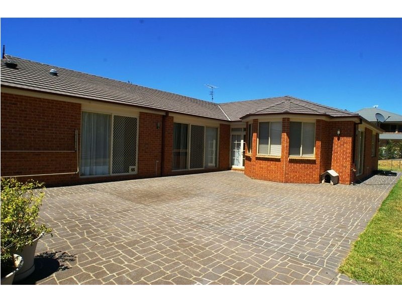 37 The Outlook, Kirkham NSW 2570