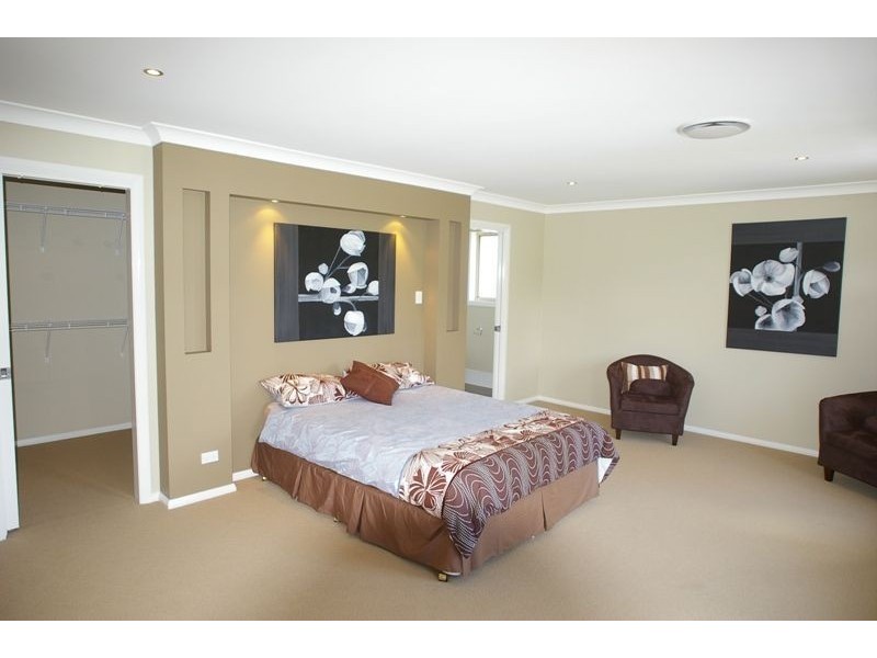 6 Preston Avenue, Elderslie NSW 2570