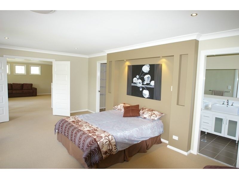 6 Preston Avenue, Elderslie NSW 2570