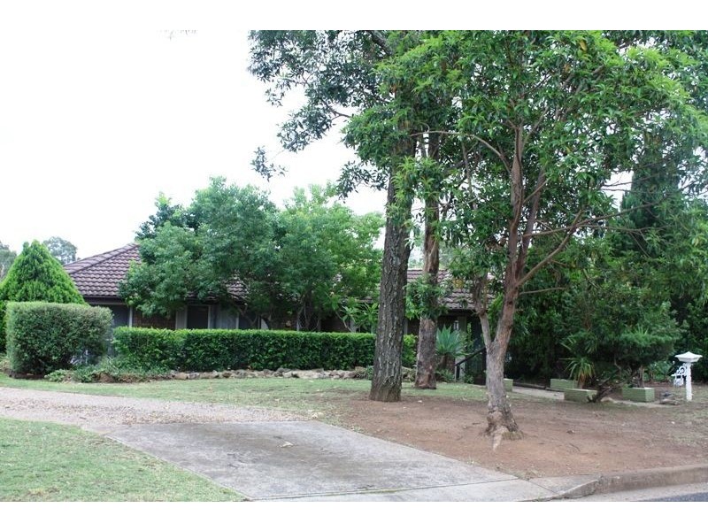 4 Greenaway Avenue, Camden South NSW 2570
