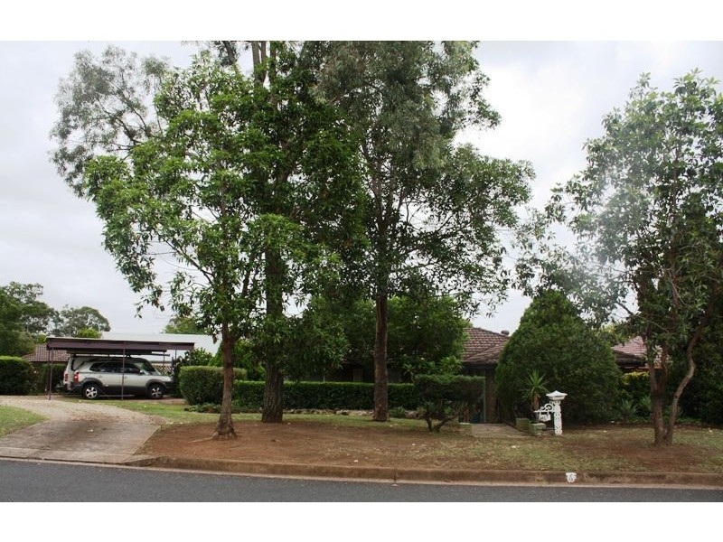 4 Greenaway Avenue, Camden South NSW 2570