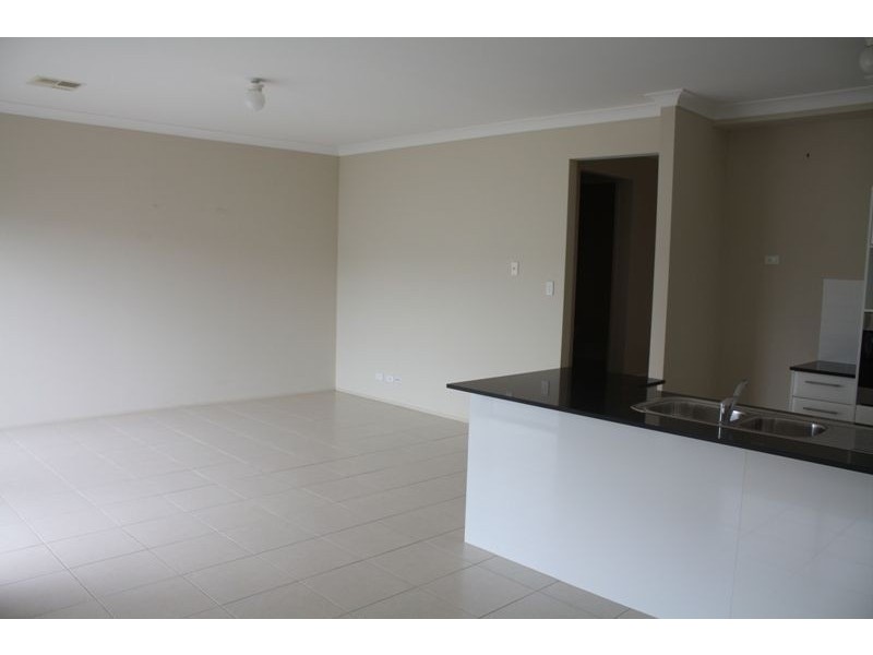 4 Gilbert Street, Elderslie NSW 2570